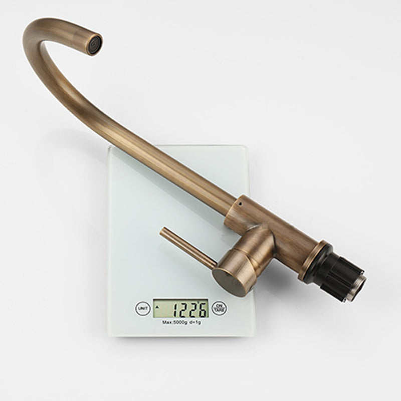 Køkkenarmatur i messing med ét greb og antik bronzefinish