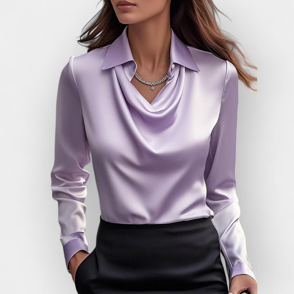 Elegant satinbluse med vandfaldskrave
