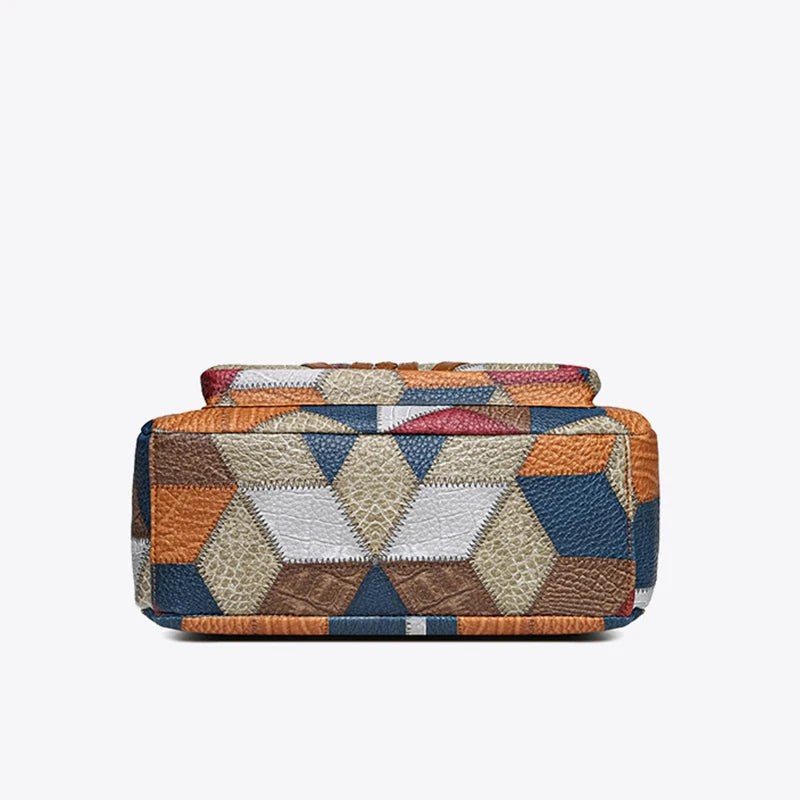 Patchwork-taske til hverdagen med indsatser i kunstlæder.