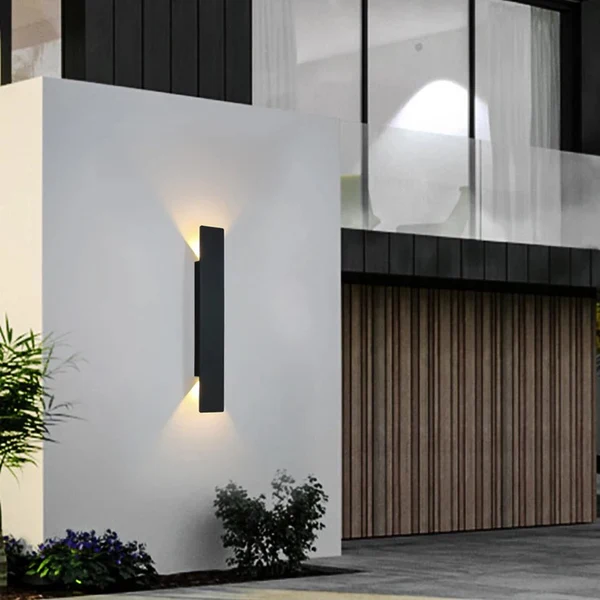 AquaLine LED udendørs væglampe – Elegant design med vejrbestandigt hus