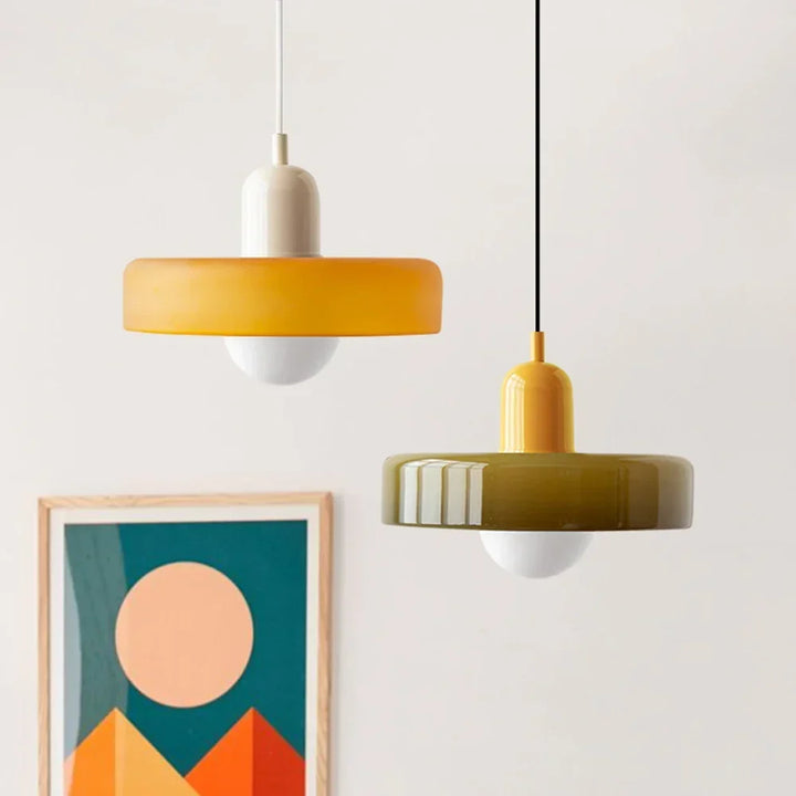Bauhaus-pendel i farvet glas