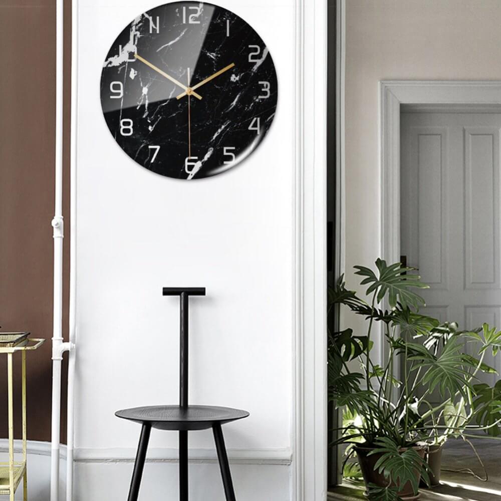 Elegant vægur med marmoreffekt – MarbleTime