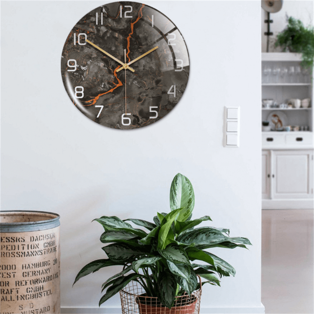 Elegant vægur med marmoreffekt – MarbleTime