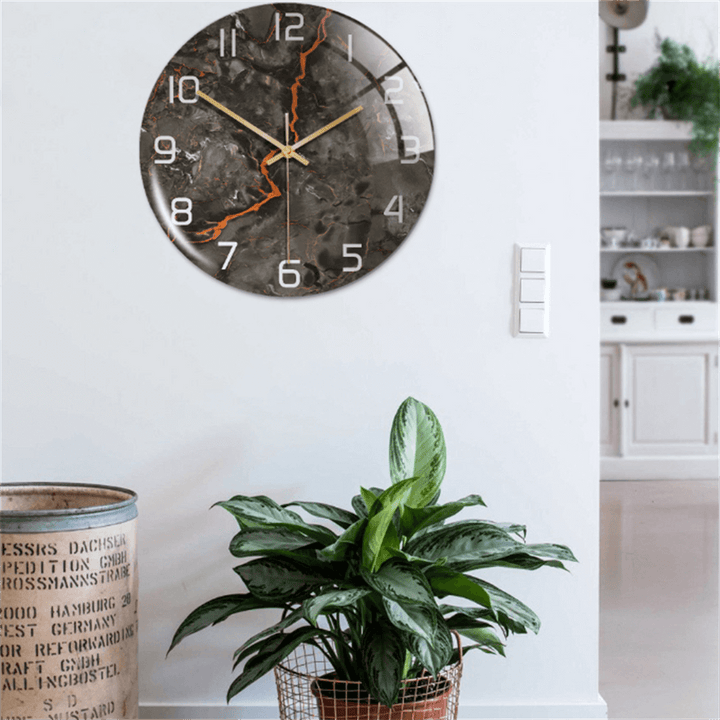 Elegant vægur med marmoreffekt – MarbleTime