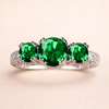 Elegant ring i hvidguld med raffineret design