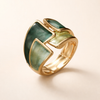 Elegant guldring med blade