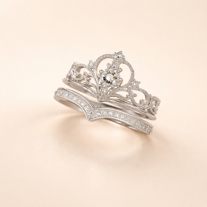Elegant sølvringsæt med skinnende krone