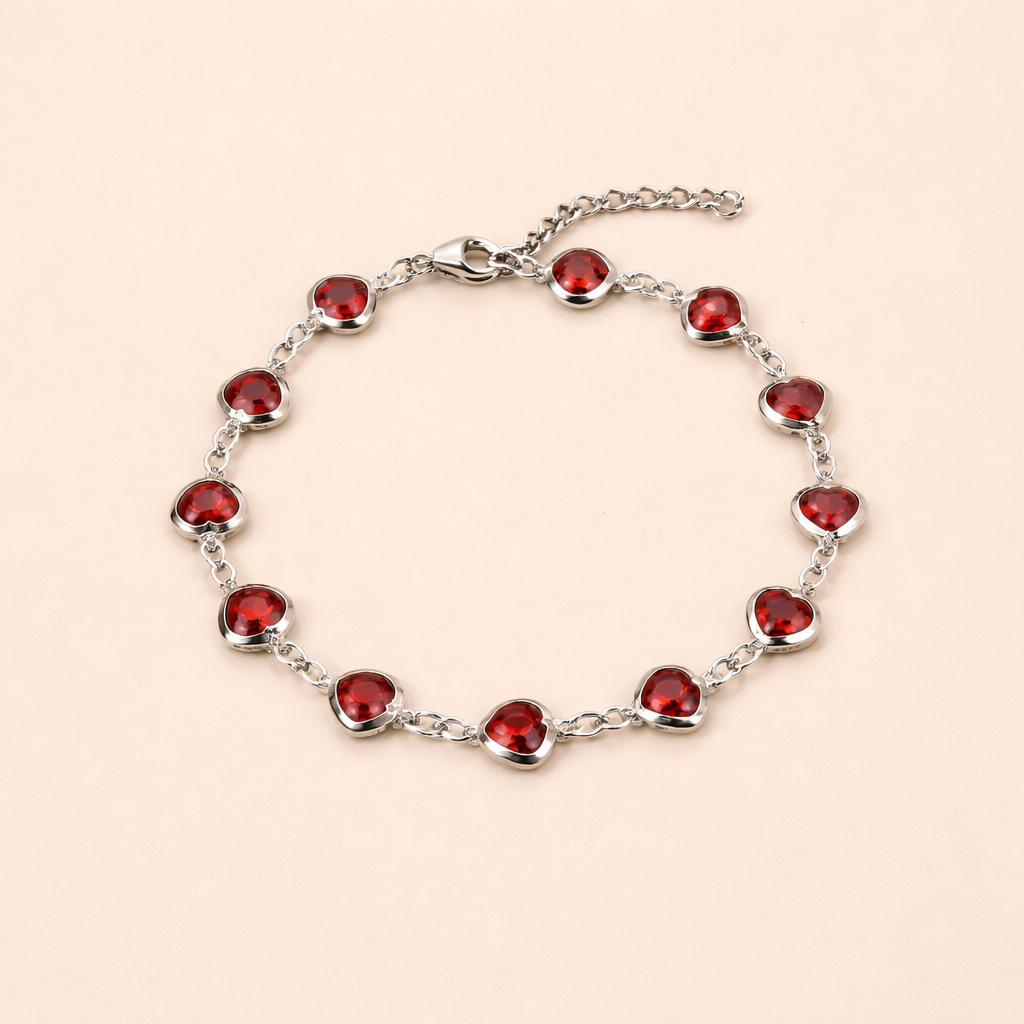 Elegant armbånd i hvidguld med raffinerede detaljer