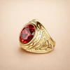 Elegant guldring med raffinerede detaljer