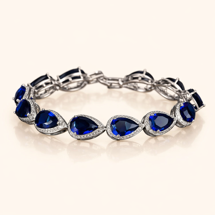Raffineret armbånd i hvidguld med delikate detaljer