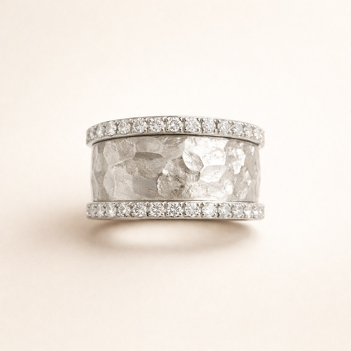 Elegant zirkoniaring med vintageudtryk