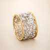 Elegant zirkoniaring med vedbend i vintagestil