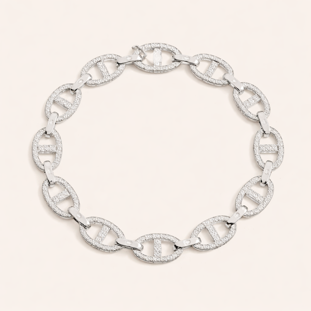 Blødt armbånd i hvidguld med delikate detaljer