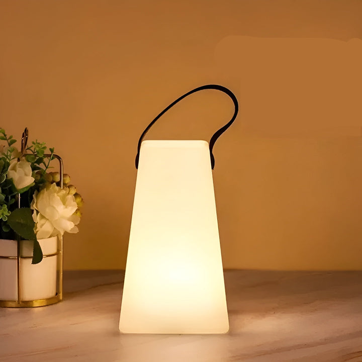 Vandtæt trådløs LED-bordlampe til inde og ude - Lumora