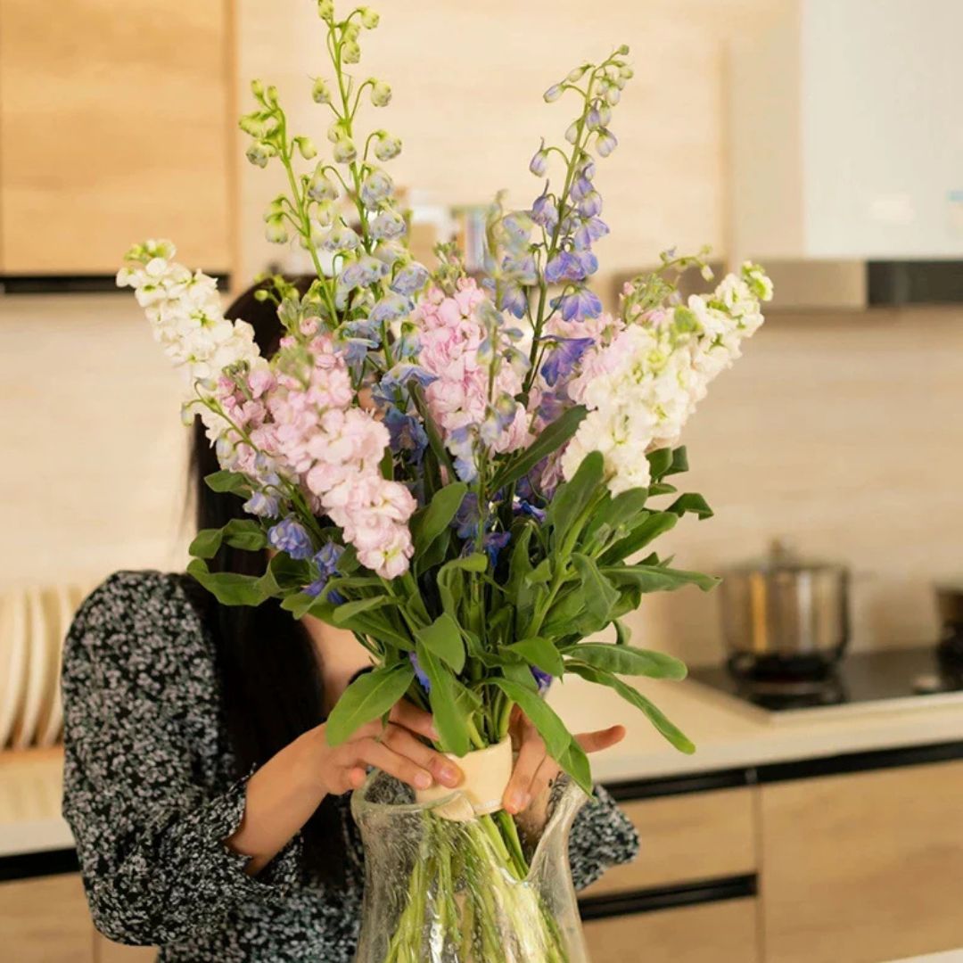 Genanvendelig blomsterarrangør-vaseindsats til opretstående, friske buketter