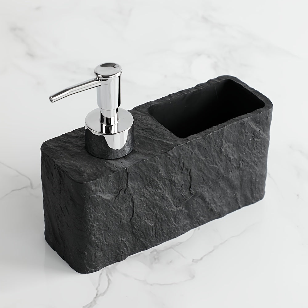 Sæbedispenser i stenlook med svampeholder – elegant og praktisk til køkken eller bad