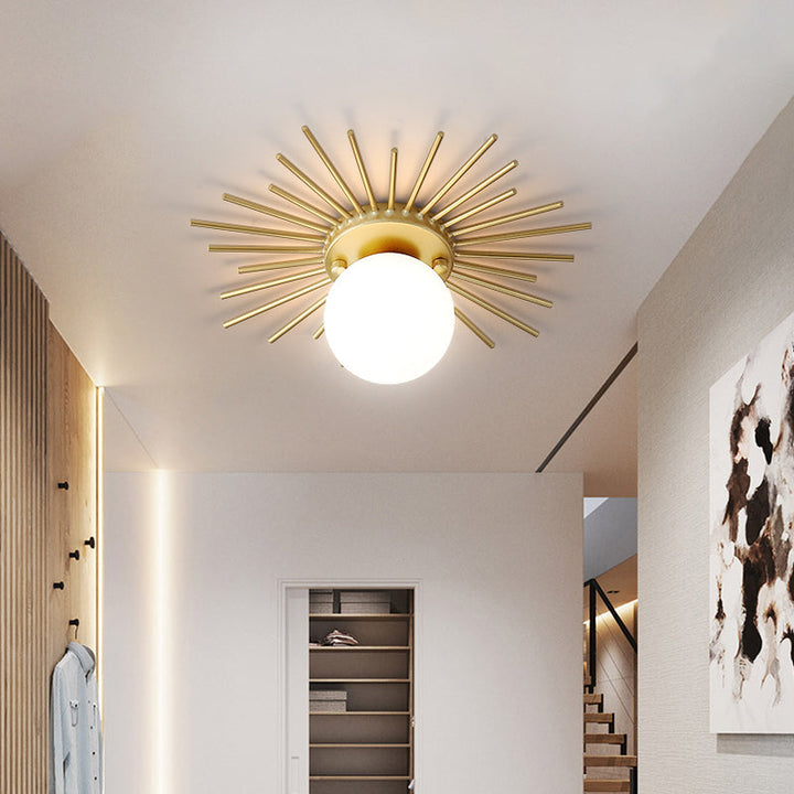 Kugleformet loftslampe med skærm i mat glas, minimalistisk 1-pære loftmontering i guld