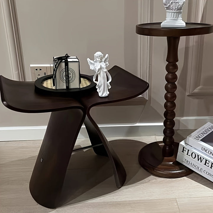 Elegant Sommerfuglestol – Tidløst Design til Stue og Entré
