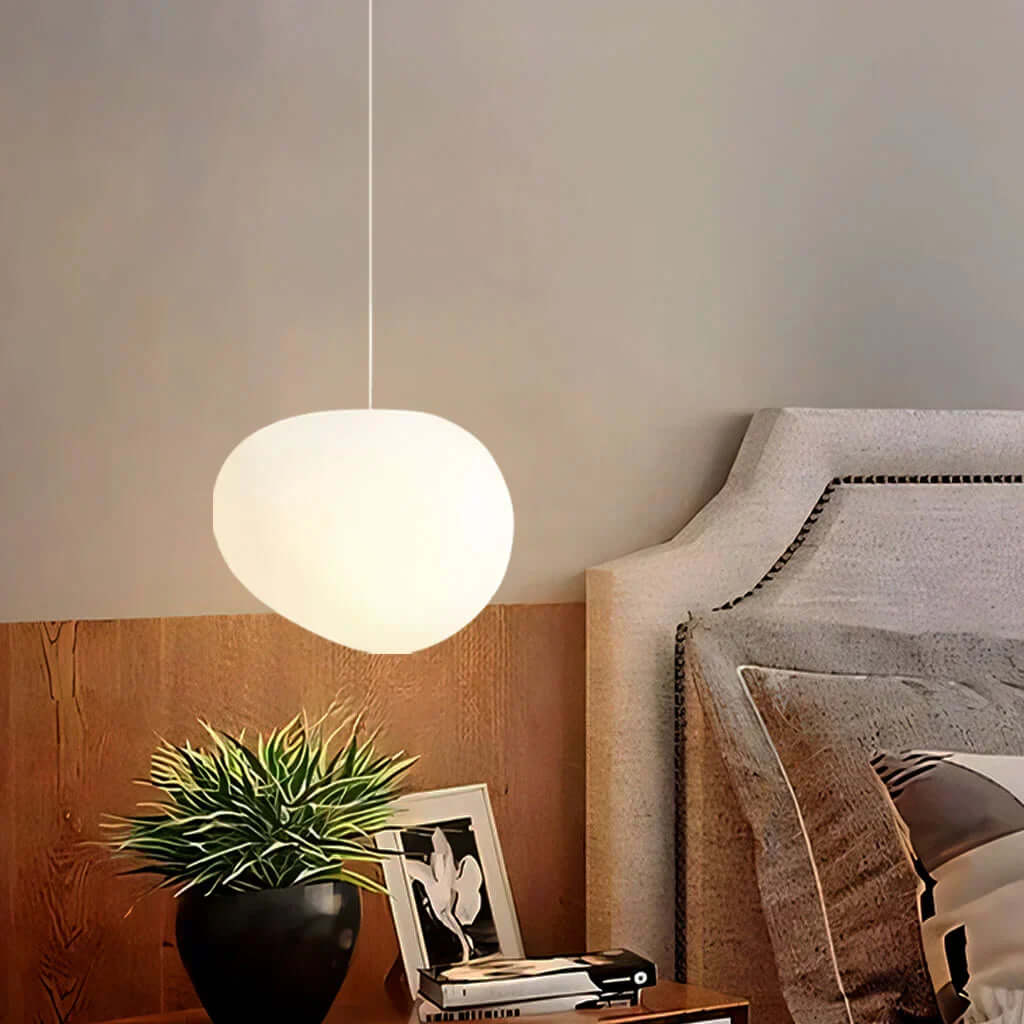 Pendellampe i hvid sten - moderne og minimalistisk