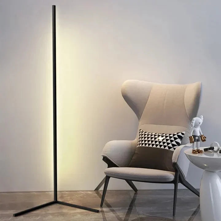 Dæmpbar LED-hjørnegulvlampe med fjernbetjening