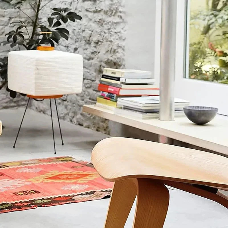 Gulvlampe i papir i moderne stil