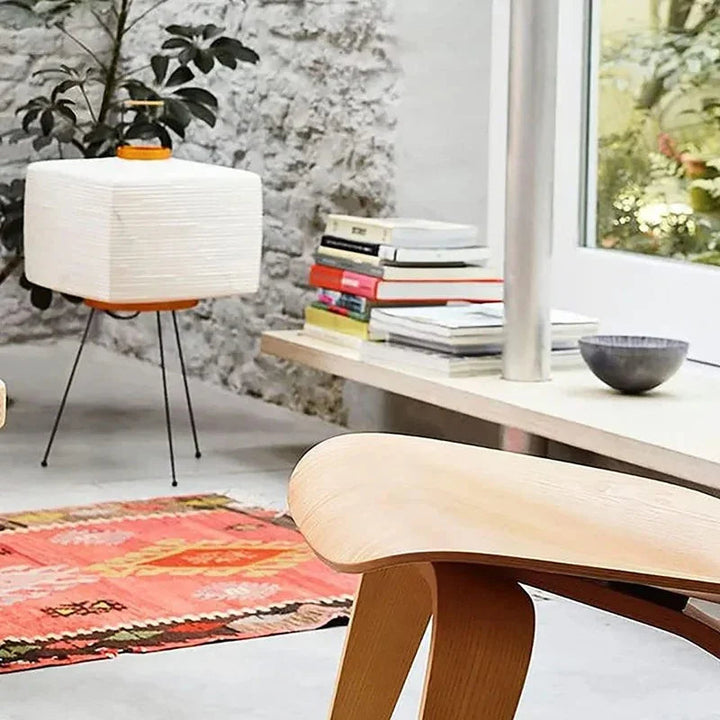 Gulvlampe i papir i moderne stil