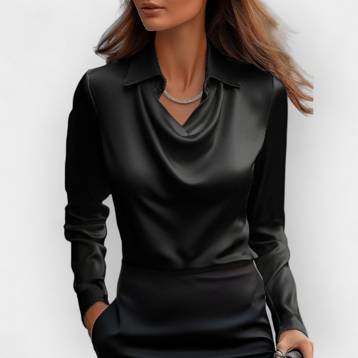 Elegant satinbluse med vandfaldskrave