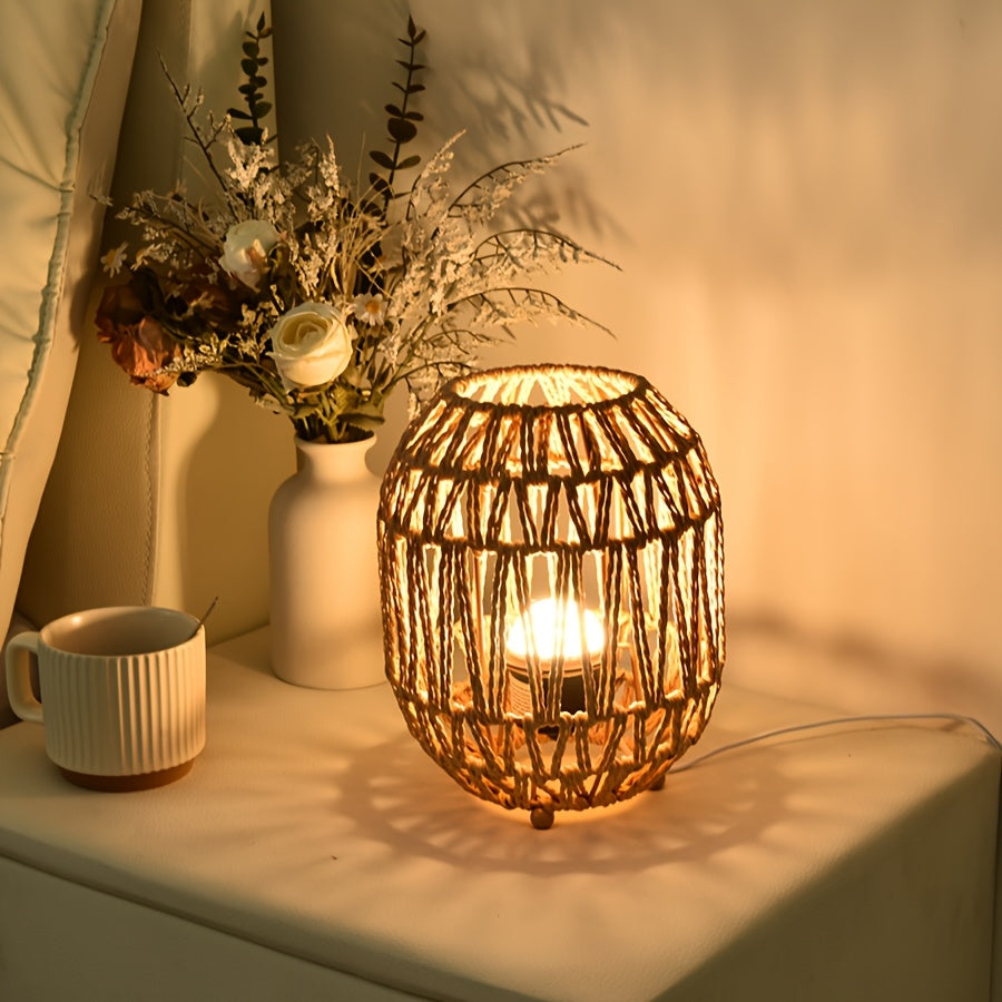 Boheme Rattan Bordlampe – Håndlavet Lysaccent til Soveværelse eller Stue
