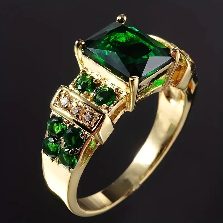 Elegant guldring med raffinerede detaljer