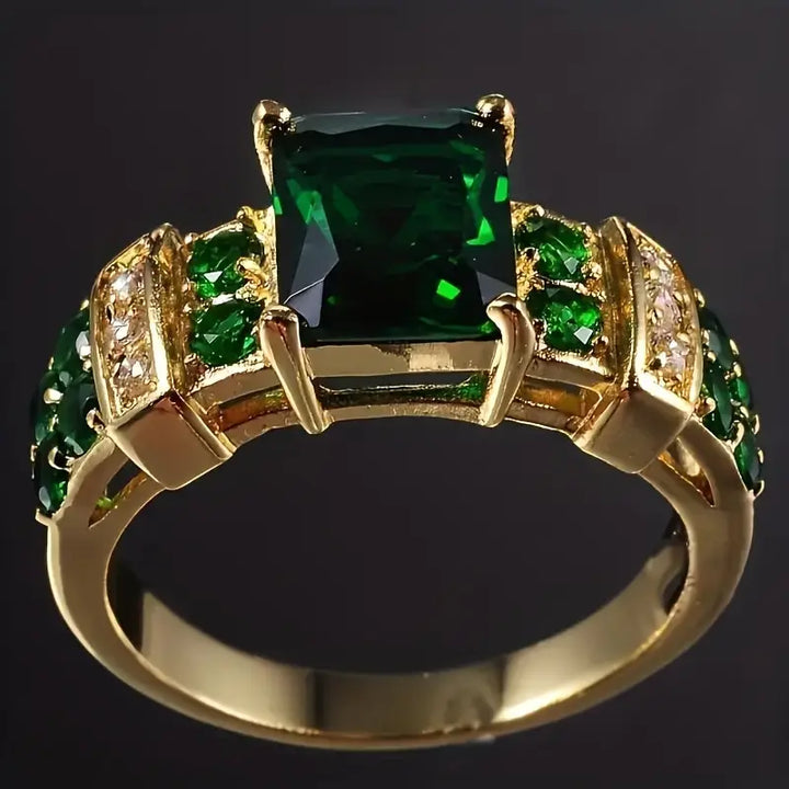 Elegant guldring med raffinerede detaljer