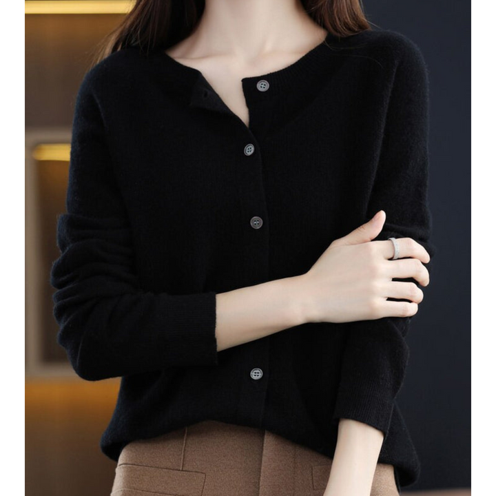 Cardigan til damer i merinould og kashmir – elegant vinterstrik med rund hals