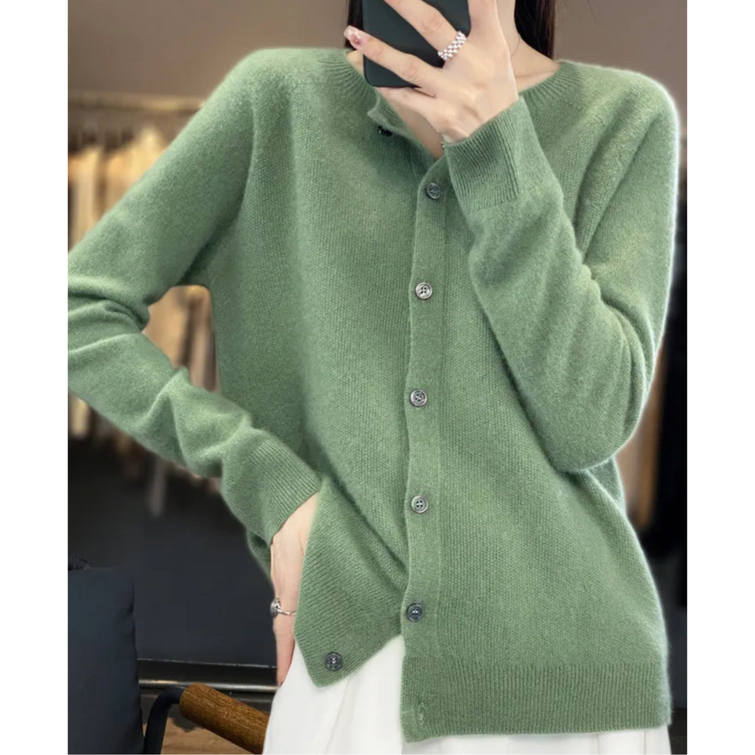 Cardigan til damer i merinould og kashmir – elegant vinterstrik med rund hals