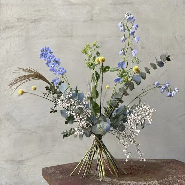 Genanvendelig blomsterarrangør-vaseindsats til opretstående, friske buketter