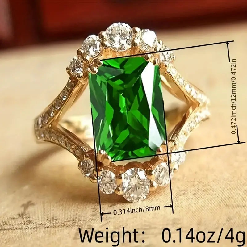 Elegant guldring med raffinerede detaljer