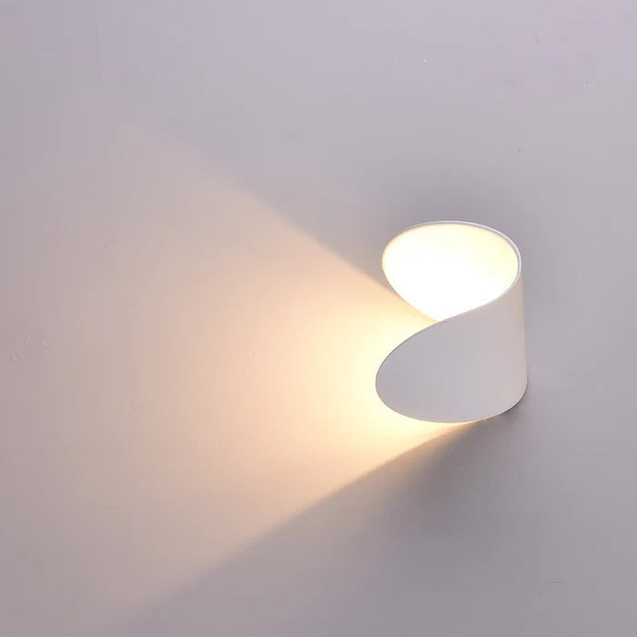 Justerbar Up-Down-LED-væglampe – varmt stemningslys, moderne design