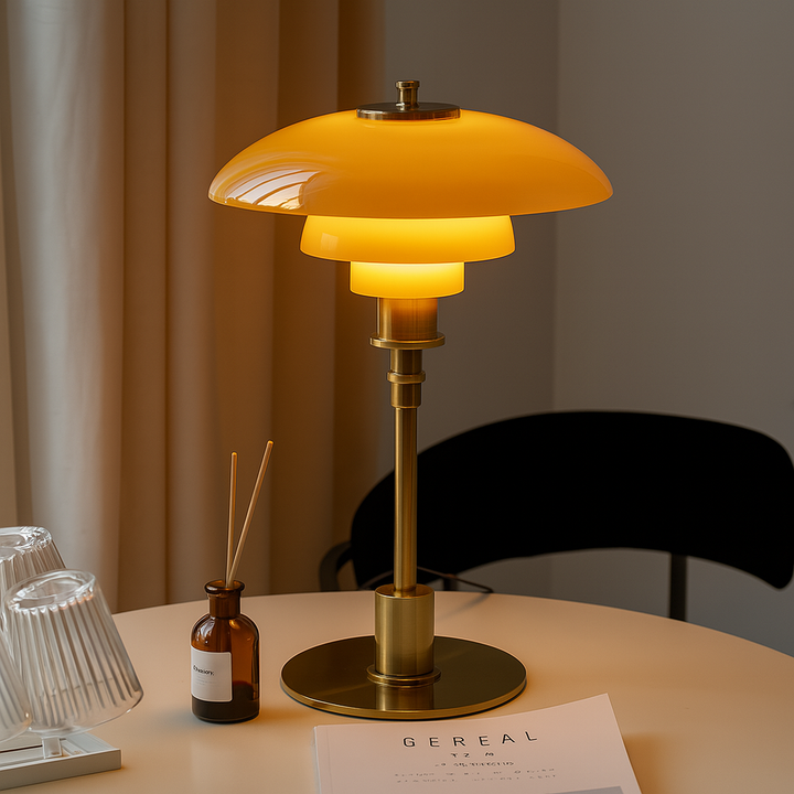 Bordlampe i dansk design