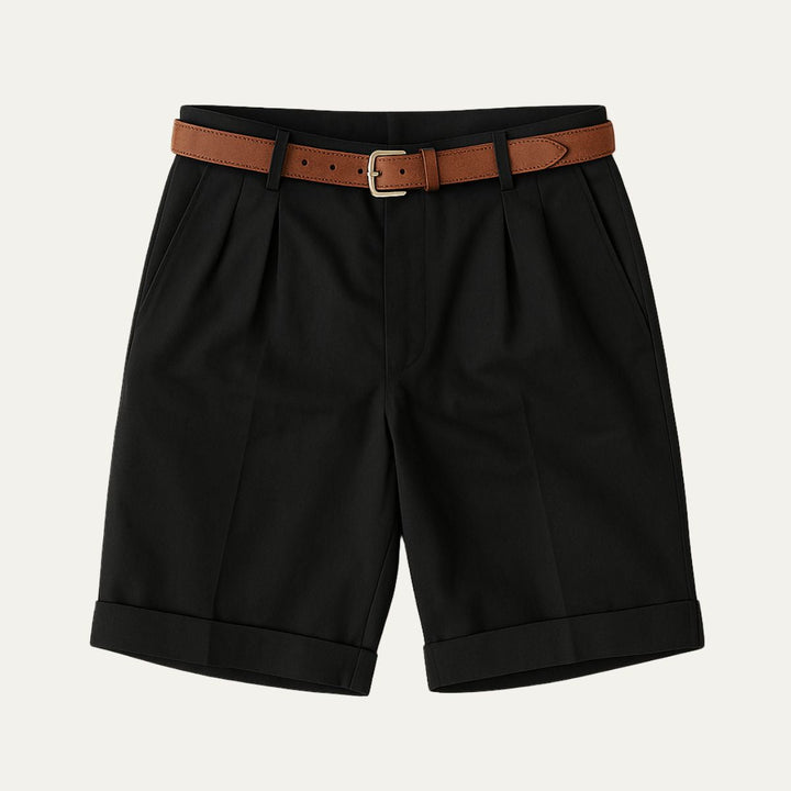 Klassiske chinoshorts til mænd med dobbelte læg og oprullet kant.
