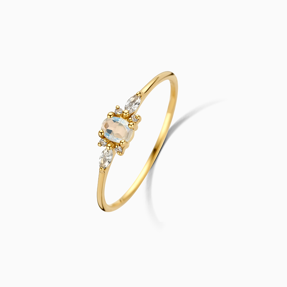 Guld opalring med diamant