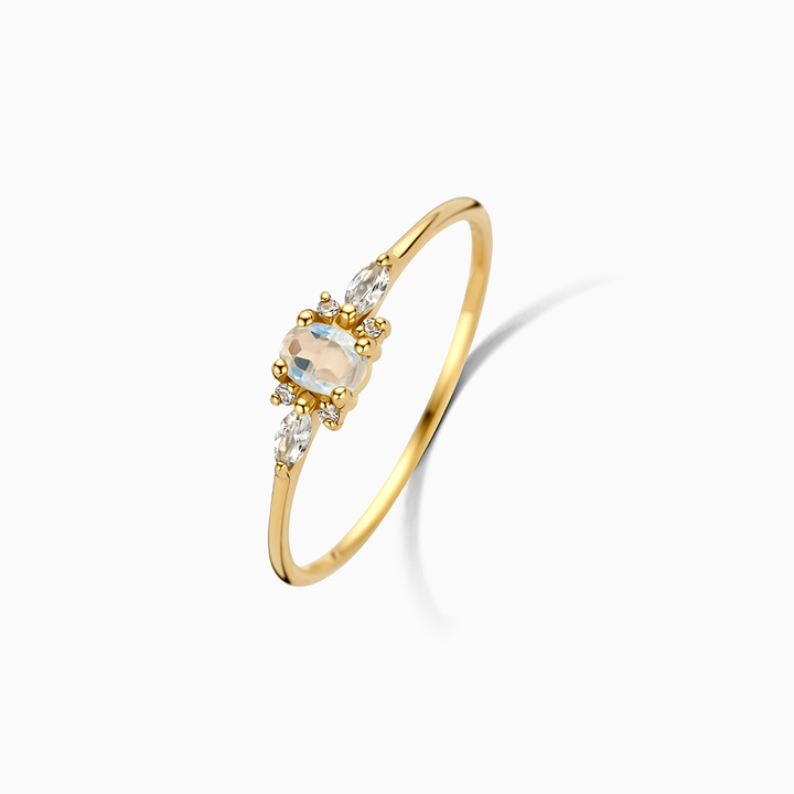 Guld opalring med diamant