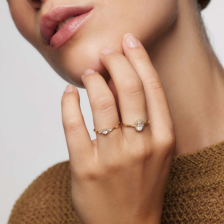 Guld opalring med diamant