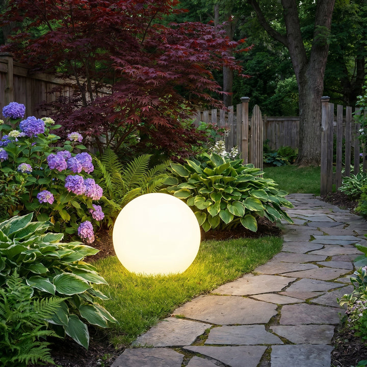 Soldrevet havekuglelampe – kabelfri, vandtæt udendørslampe
