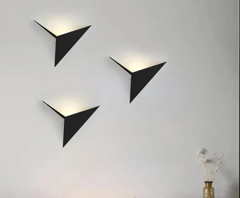 NoctiLux geometrisk LED-væglampe | Moderne belysning til natborde i nutidige hjem