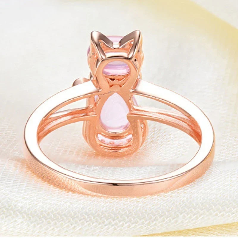 Elegant ring i roseguld med raffineret design