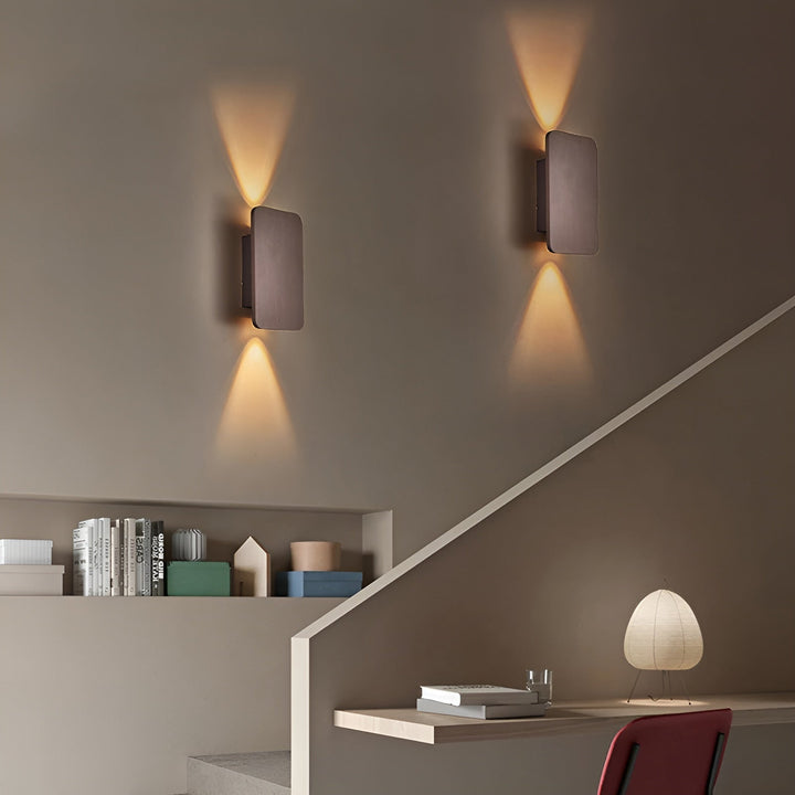 LED-væglampe med lyskegle opad og nedad – Moderne og stemningsfuld