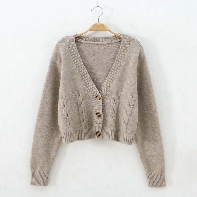 Kort strikket cardigan til kvinder – V-hals med knaplukning og kabelstrik Cardigans