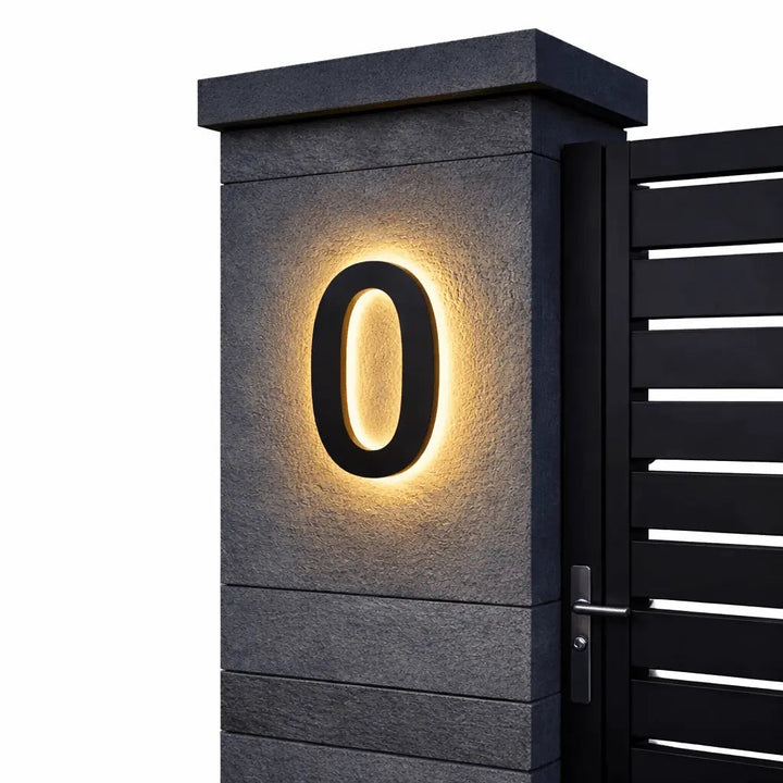 LED-husnummerskilt med baggrundsbelysning – moderne, oplyst indgangsplade