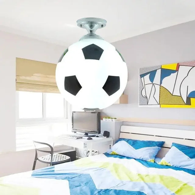 Fodboldtema loftlampe – GoalBright
