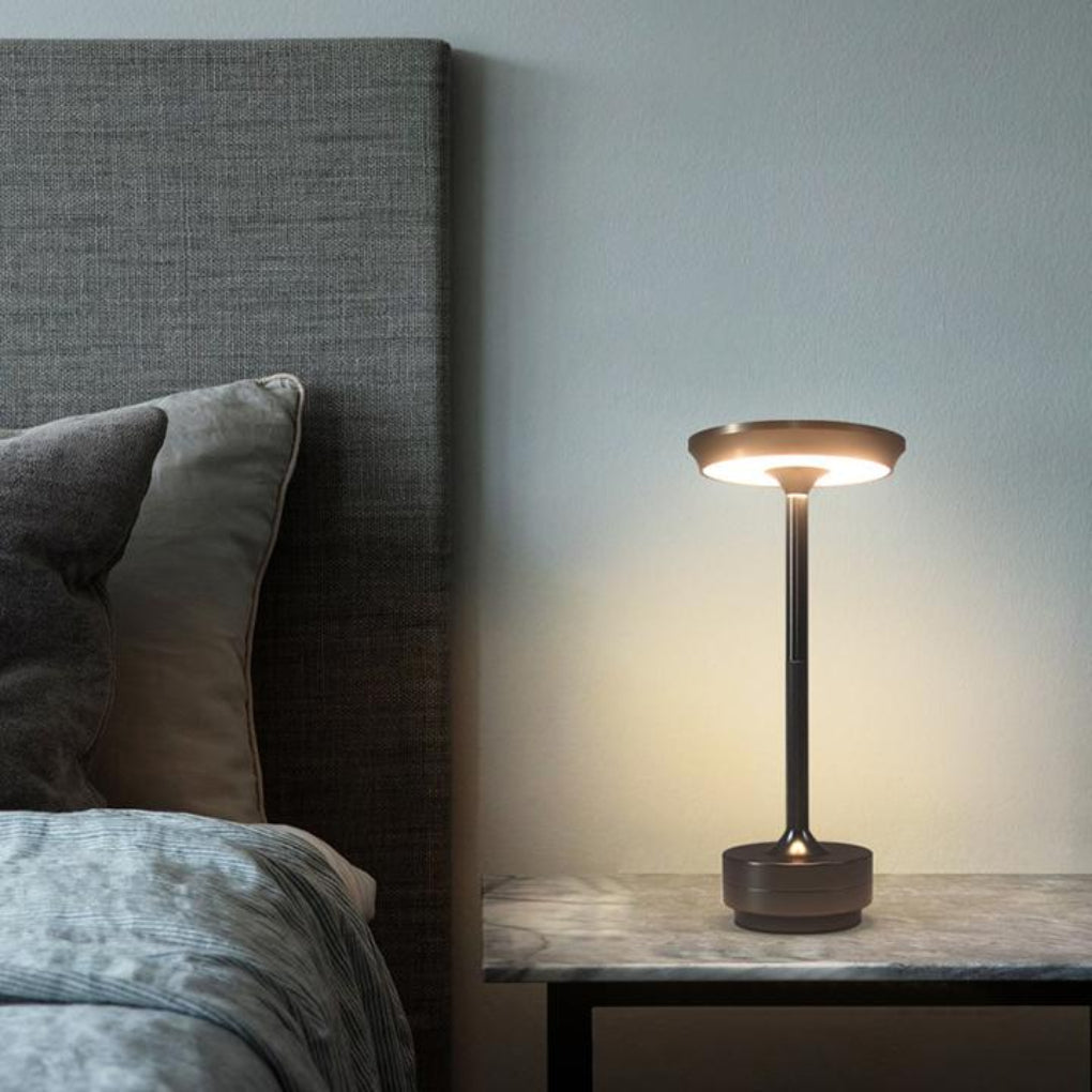 Bærbar ledningsfri bordlampe
