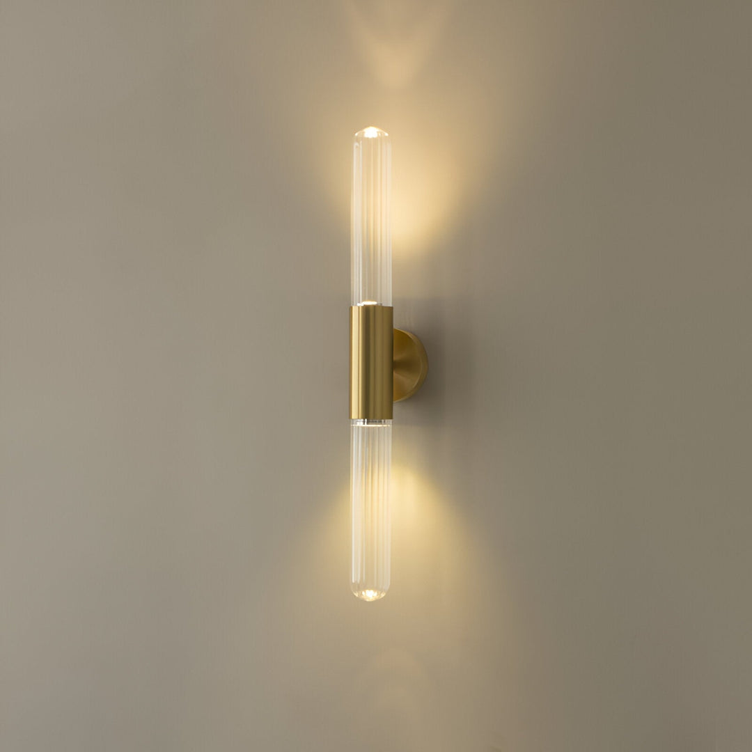 Nordisk Vægarmatur i Glas med Bølgemønster og Messing LED 1 lys