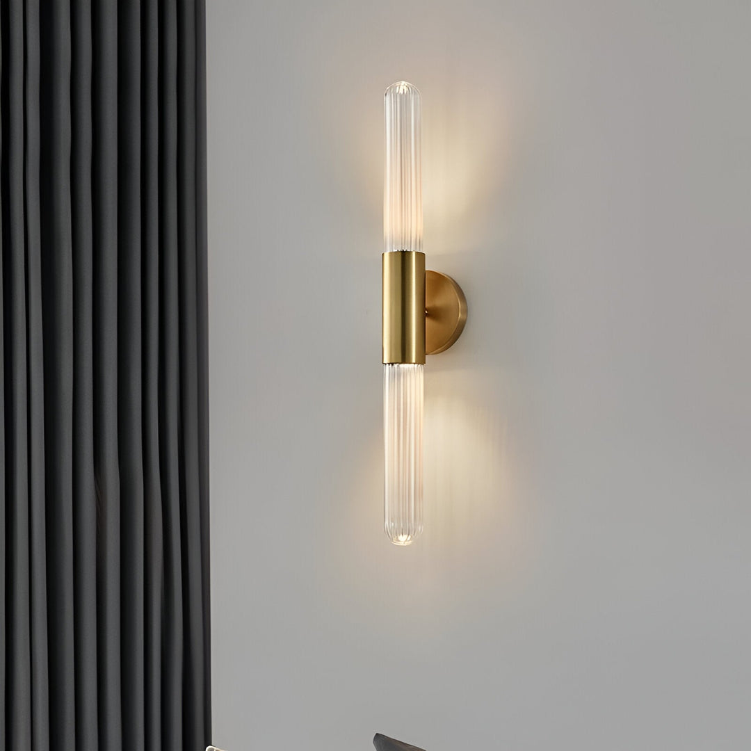 Nordisk Vægarmatur i Glas med Bølgemønster og Messing LED 1 lys